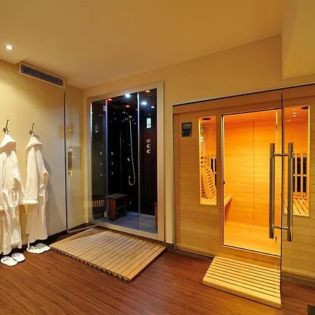 Vis A Vis Hotel