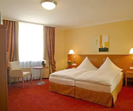 Vis A Vis Hotel