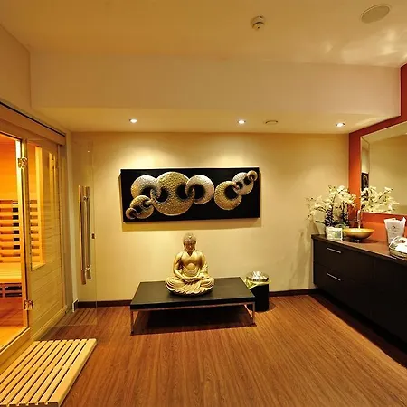 Hotel Vis A Vis 3*