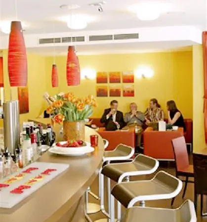 Vis A Vis Hotel