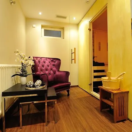 Vis A Vis Hotel 3*