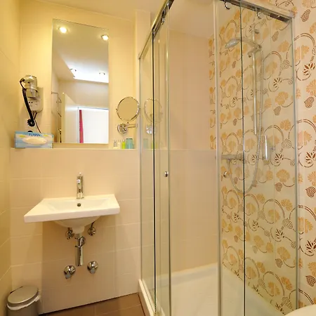 Vis A Vis Λιντάου