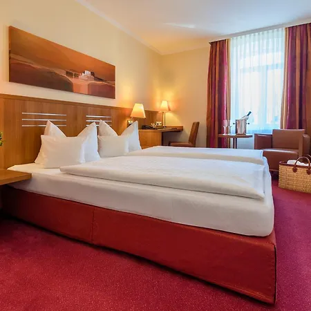 Vis A Vis לינדאו